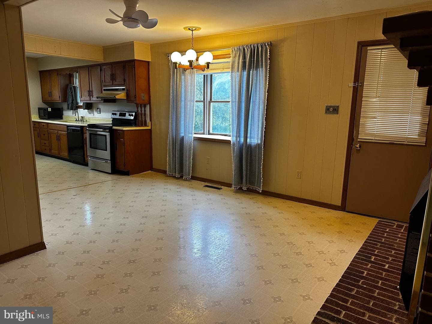 3871 Meadow Bridge Road photo 14