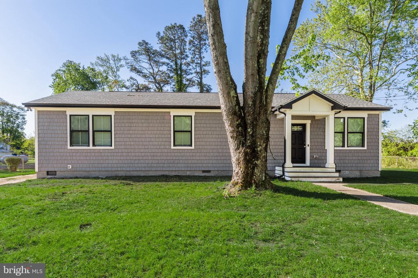 27515 Edgewood Circle