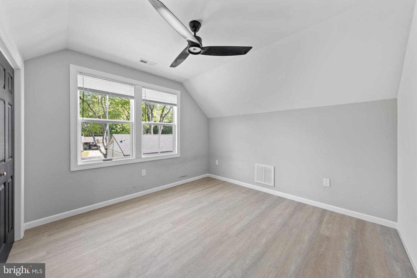 27515 Edgewood Circle photo 33