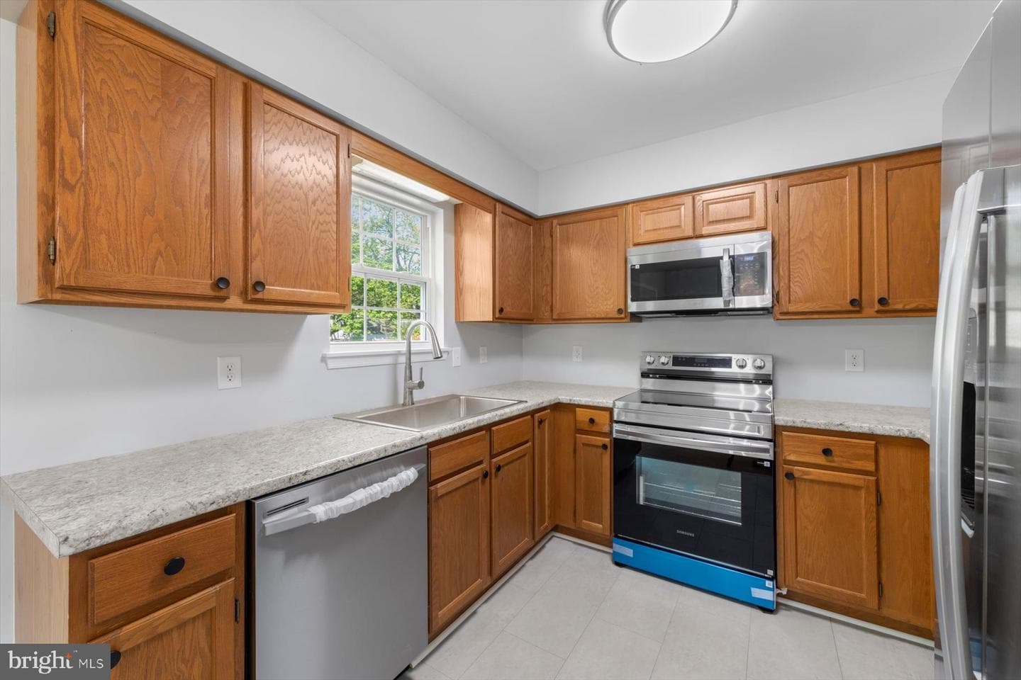 210 Bradley Street photo 15