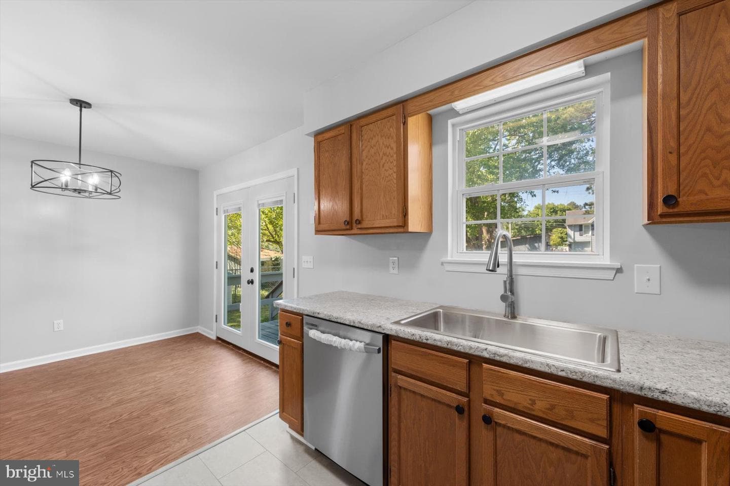 210 Bradley Street photo 16