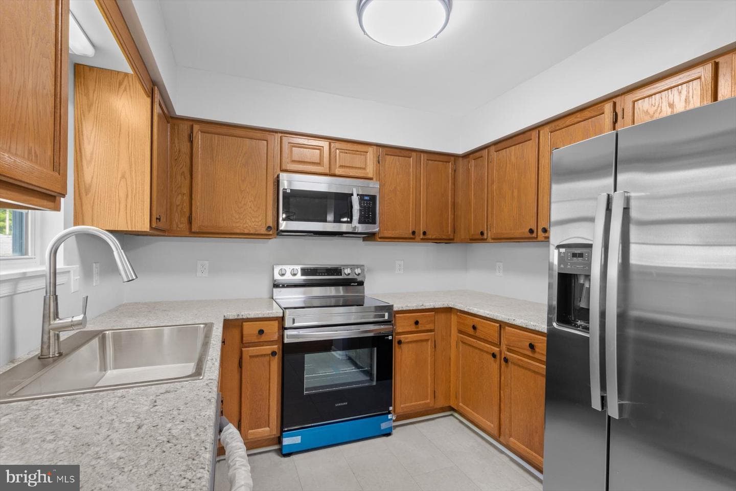 210 Bradley Street photo 19