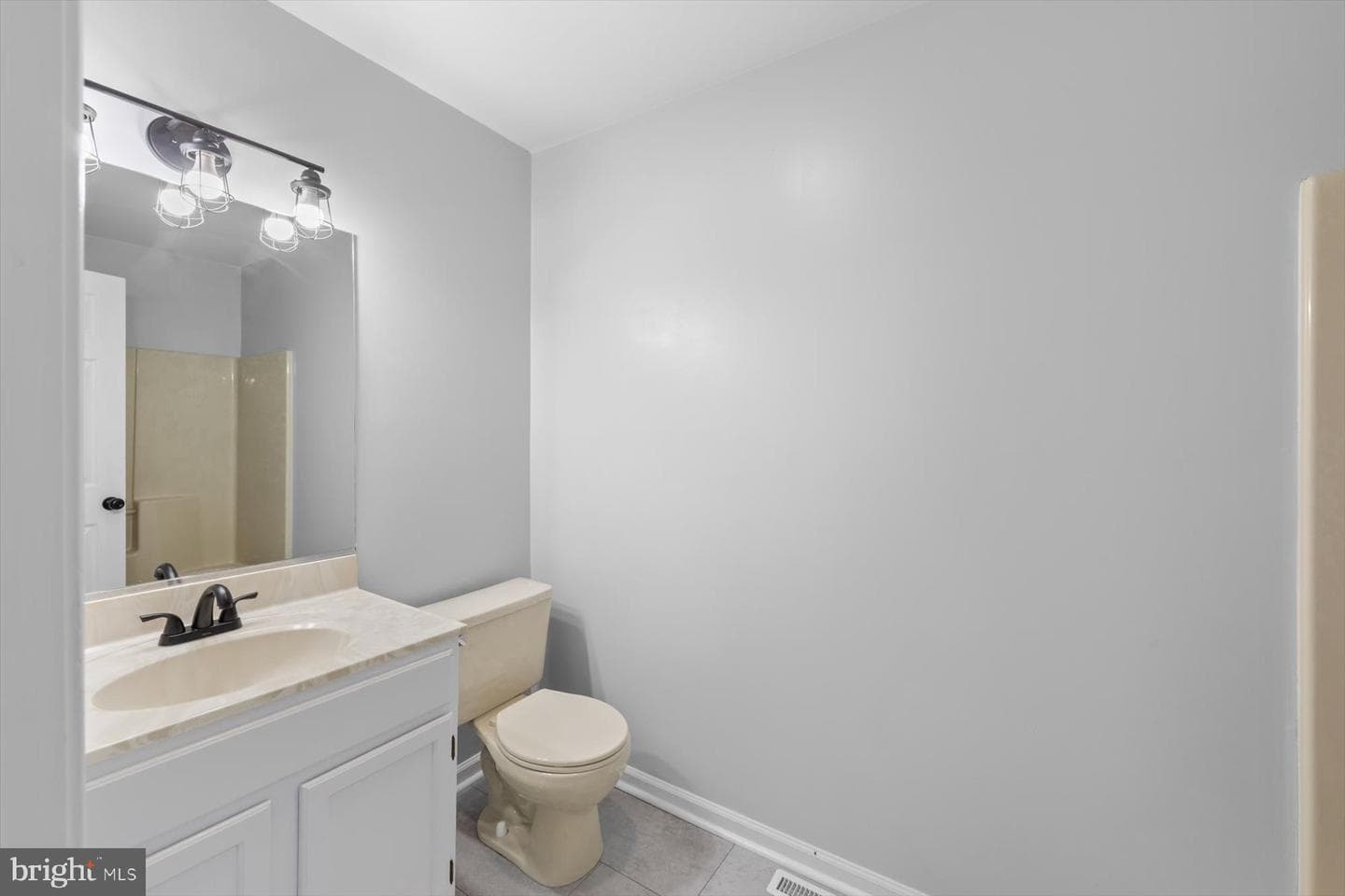 210 Bradley Street photo 25