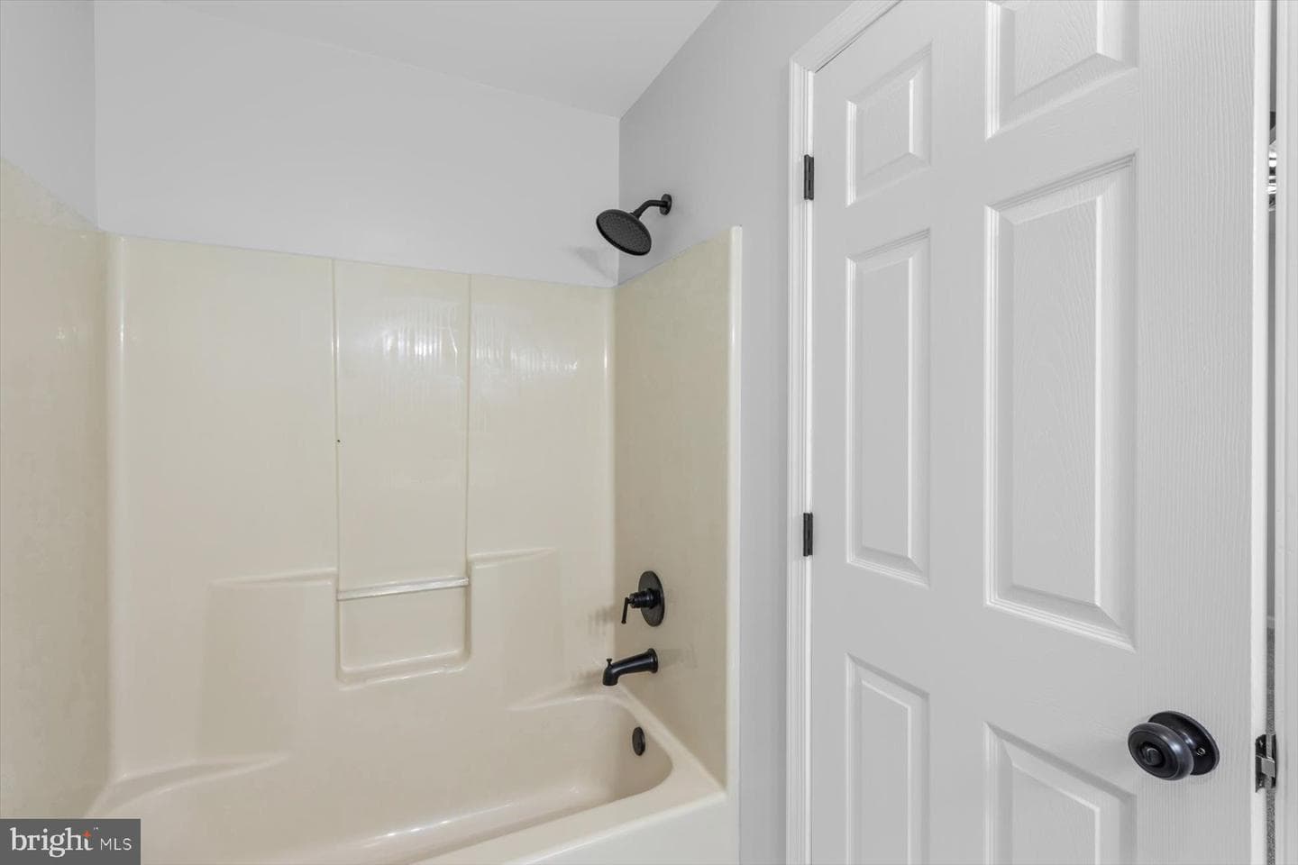 210 Bradley Street photo 26