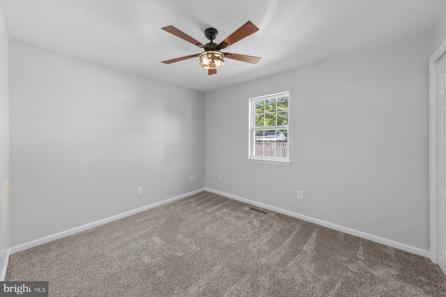 210 Bradley Street photo 28