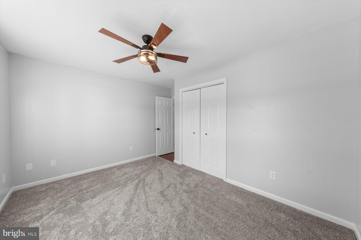 210 Bradley Street photo 34