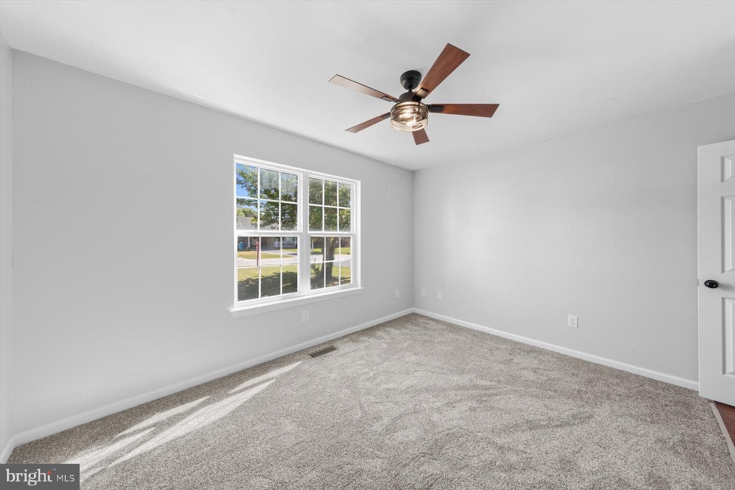 210 Bradley Street photo 35