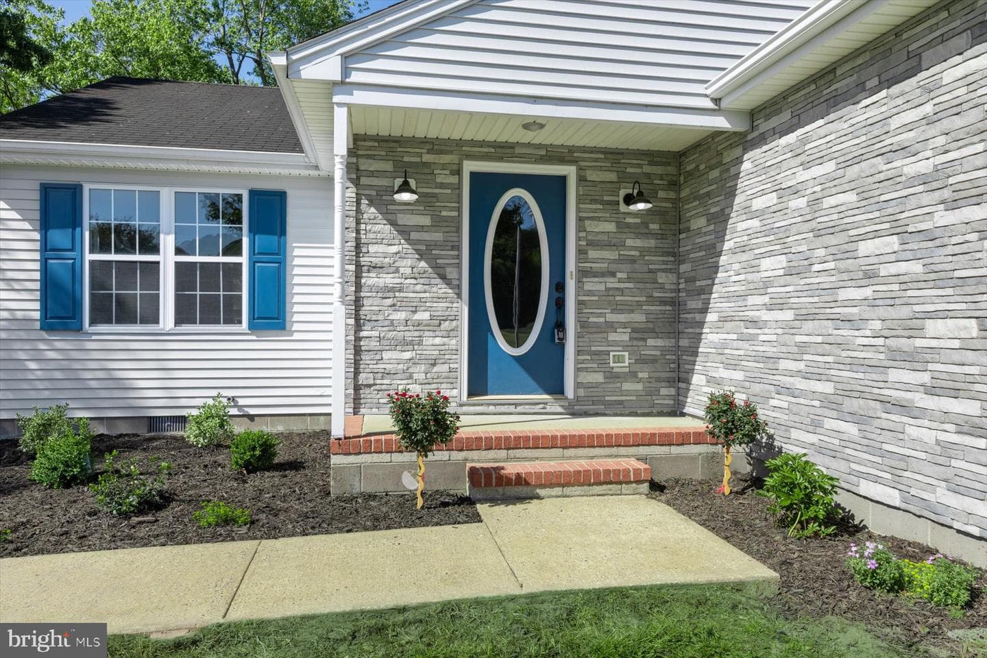 210 Bradley Street photo 4