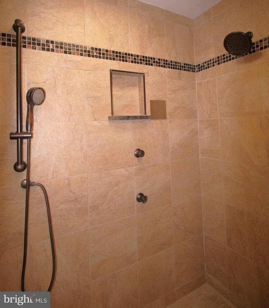 1036 S Schumaker Drive photo 33