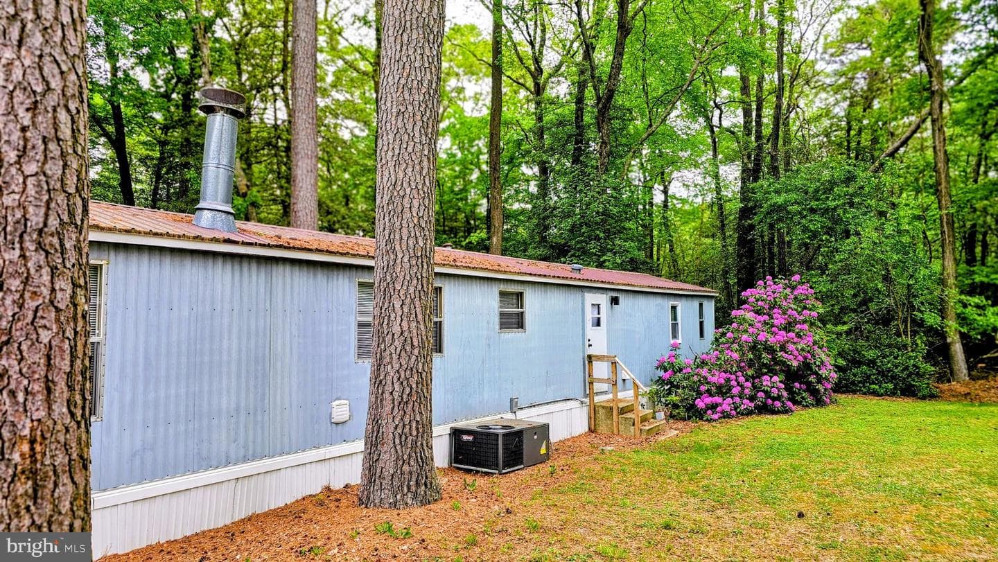 7492 Madeline Circle photo 25