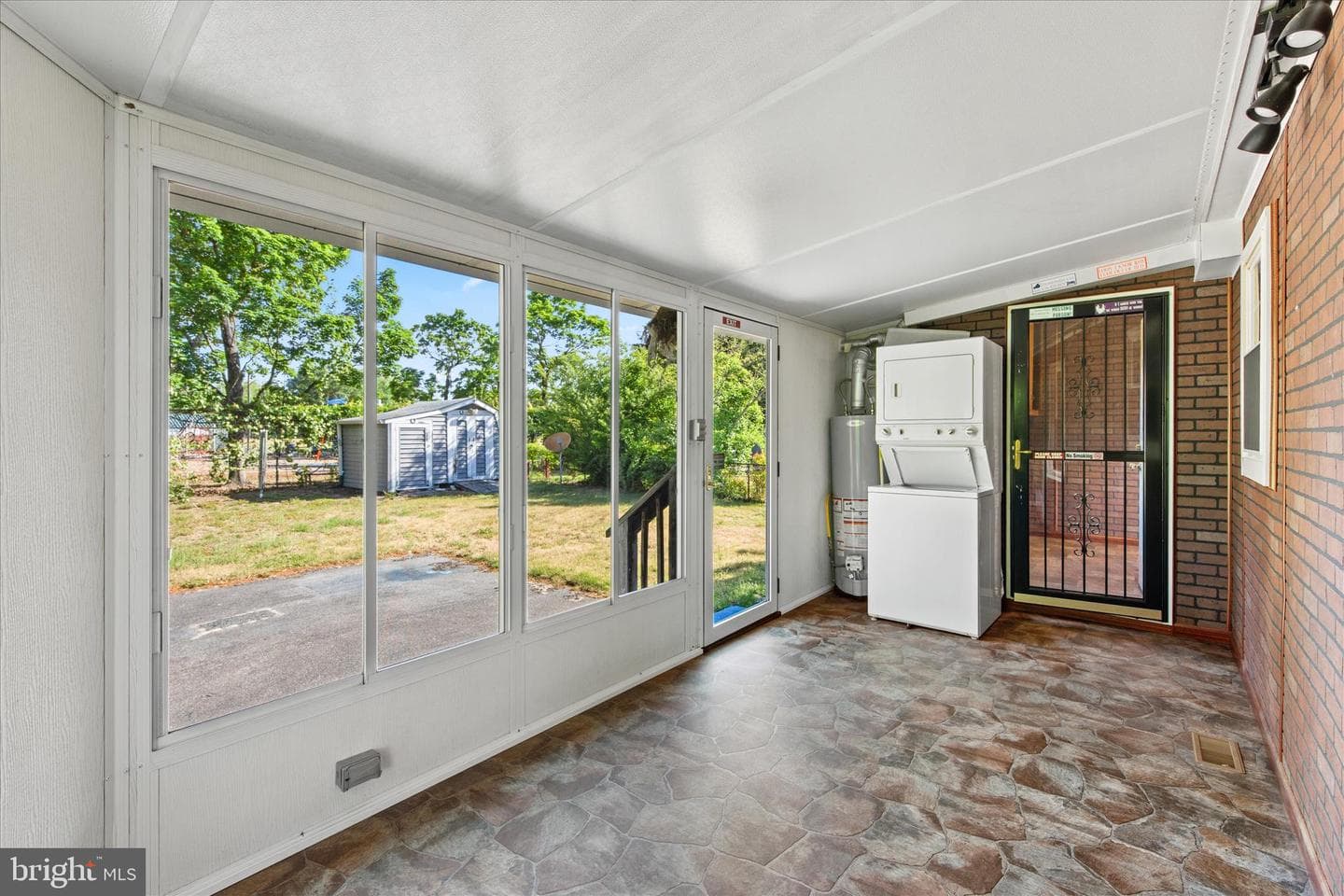 921 Brown Street photo 15