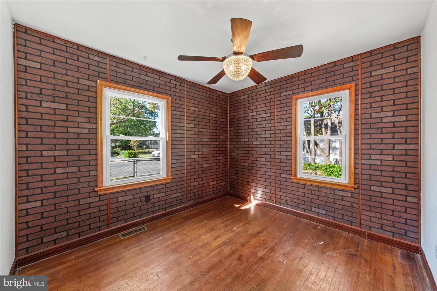 921 Brown Street photo 22