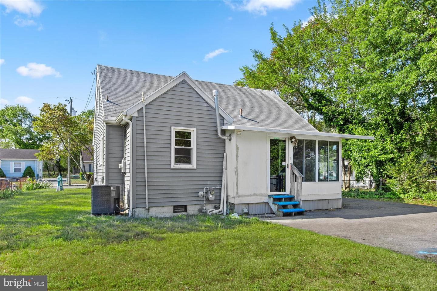 921 Brown Street photo 33