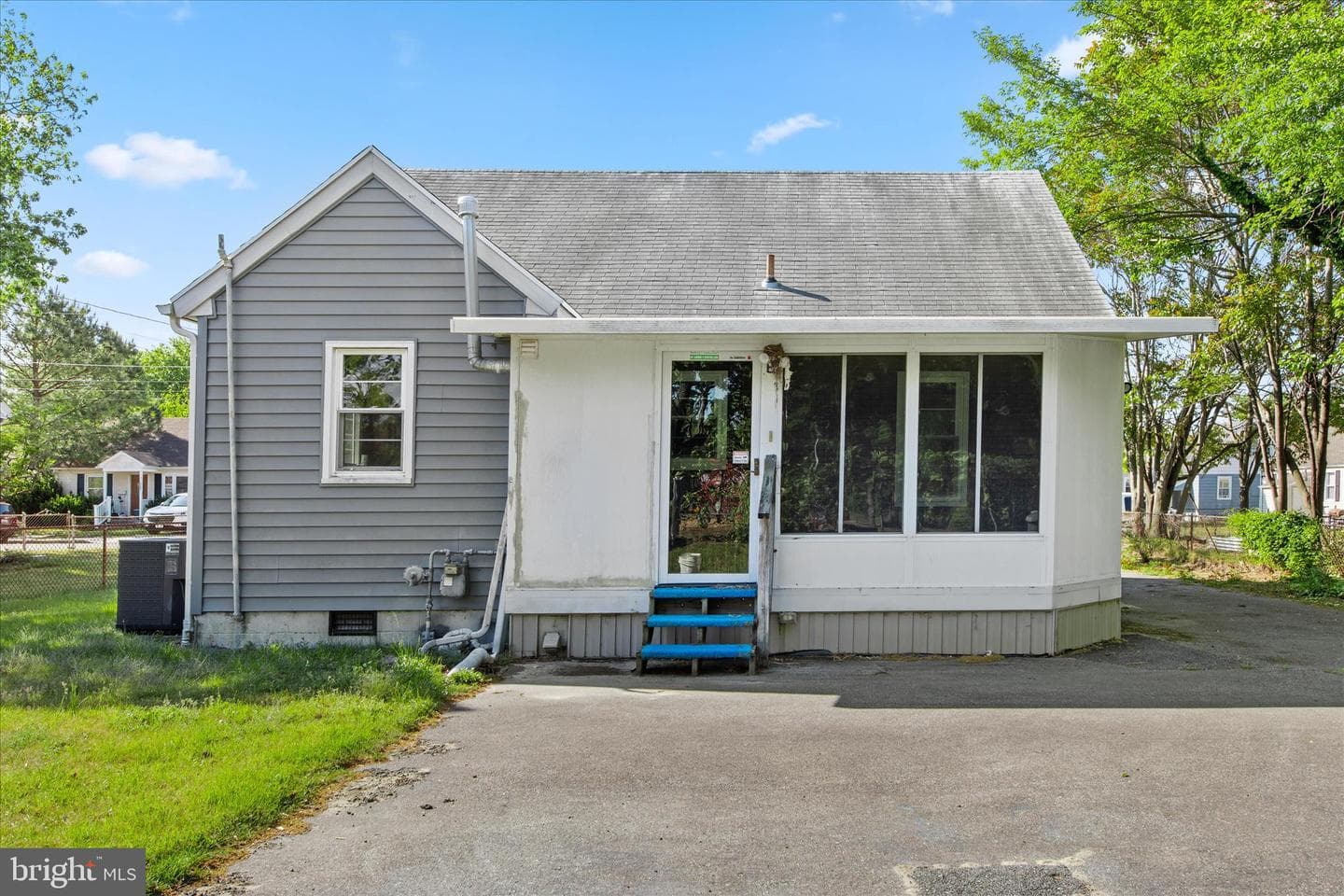 921 Brown Street photo 34