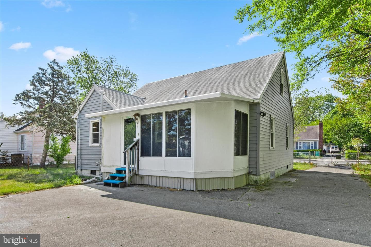 921 Brown Street photo 35