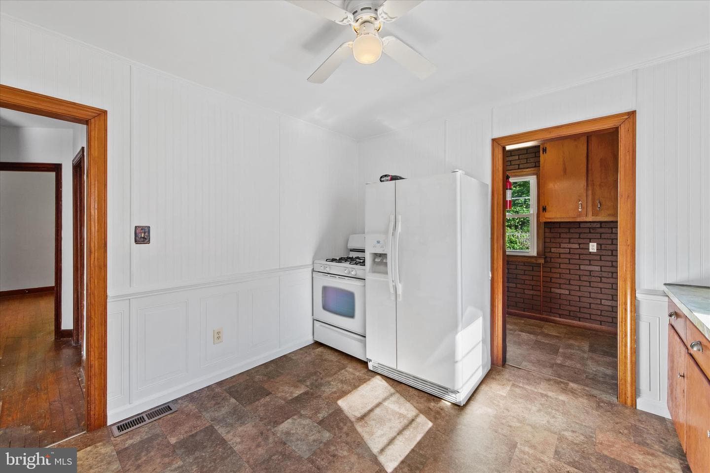 921 Brown Street photo 9