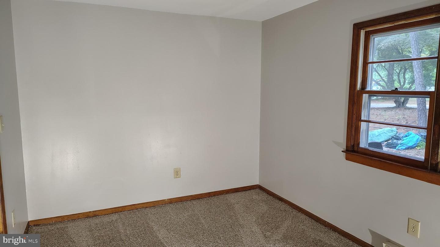 802 Oxford Circle photo 14