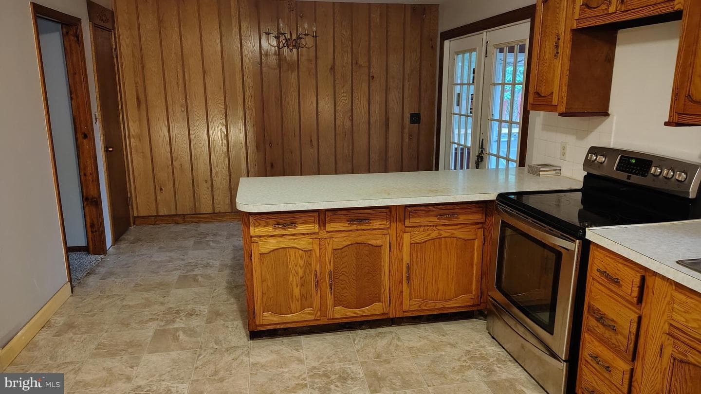 802 Oxford Circle photo 16