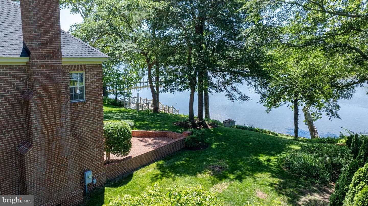 5396 Nithsdale Drive photo 17