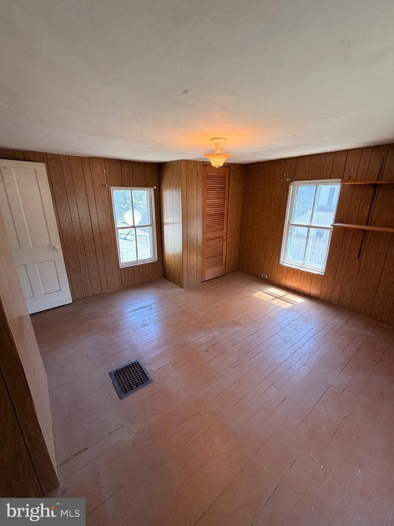 211 E Lillian Street photo 19