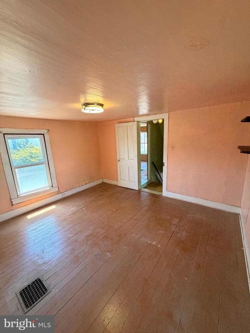 211 E Lillian Street photo 21