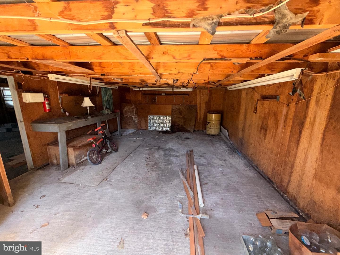 211 E Lillian Street photo 25