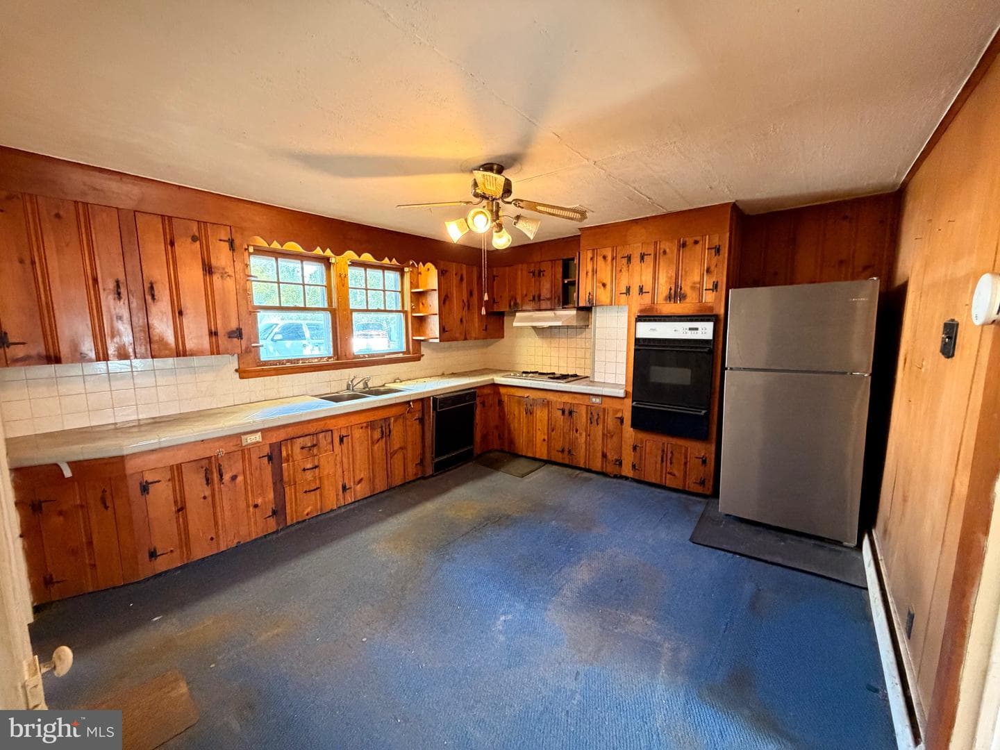 211 E Lillian Street photo 4