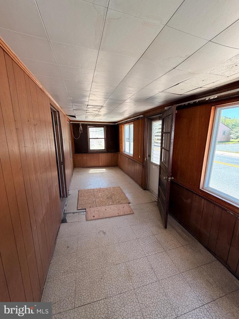 211 E Lillian Street photo 8