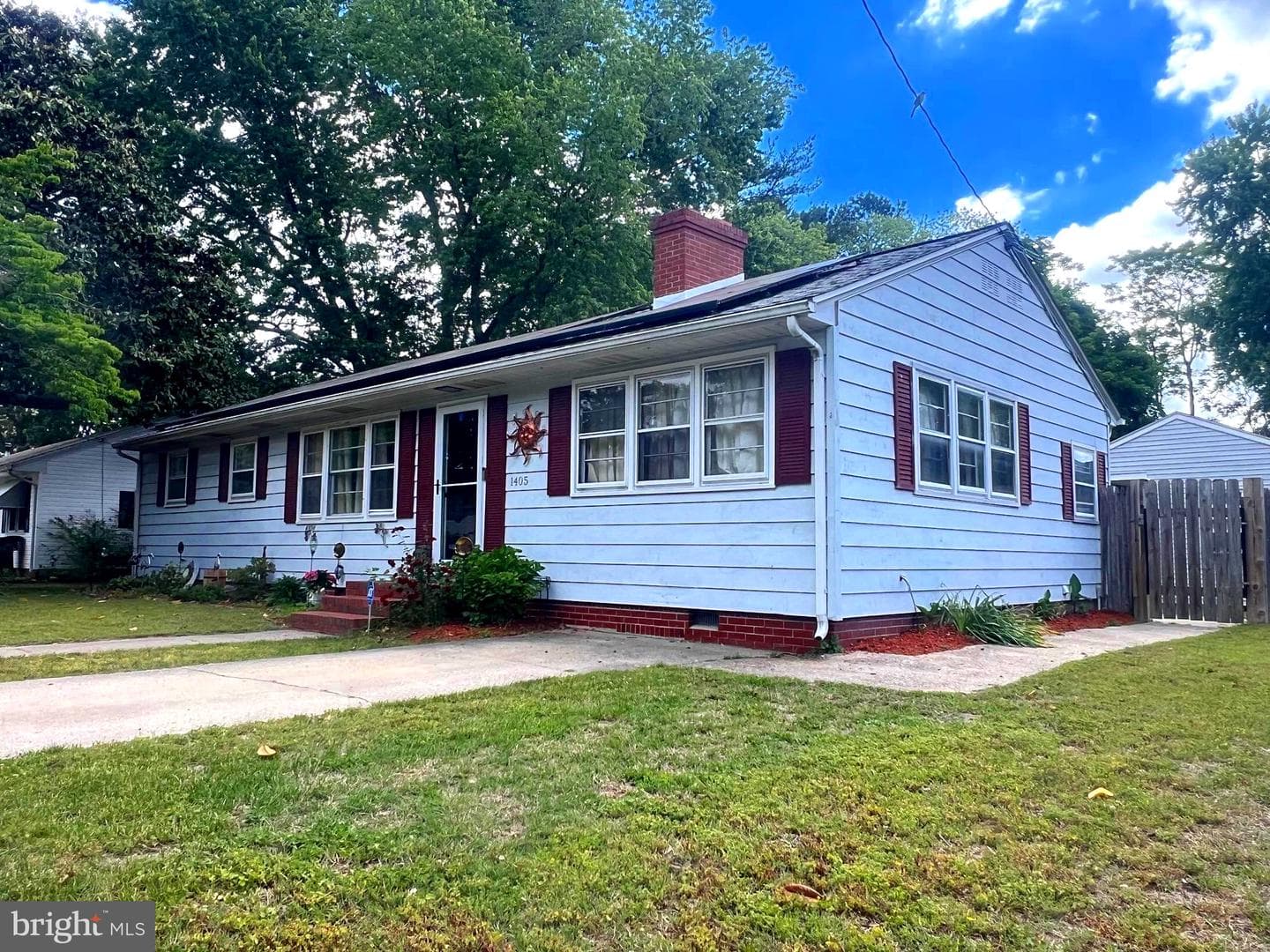 1405 Westchester Street photo 2