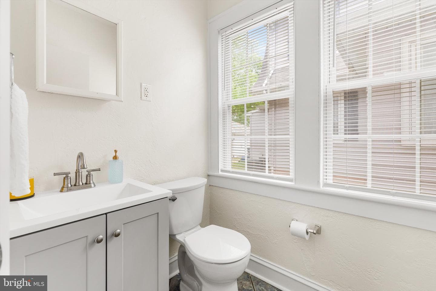 307 New York Avenue photo 11
