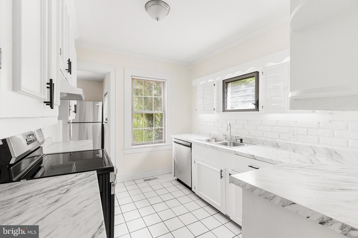 307 New York Avenue photo 14
