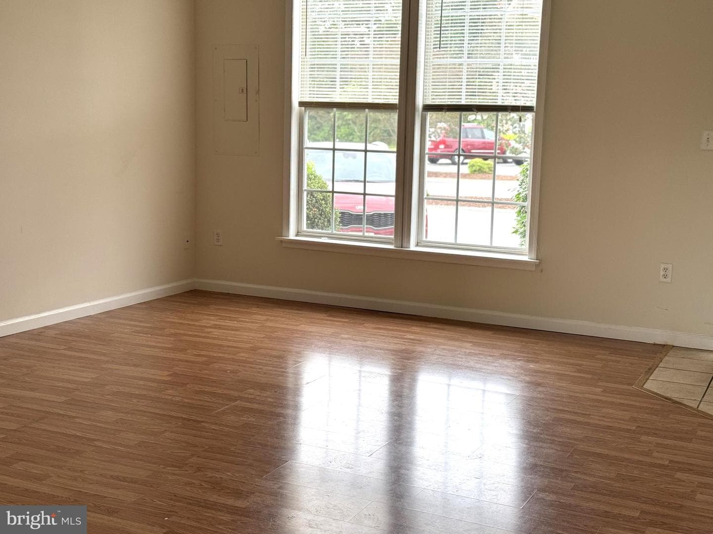 1005 Meadow View Drive photo 3