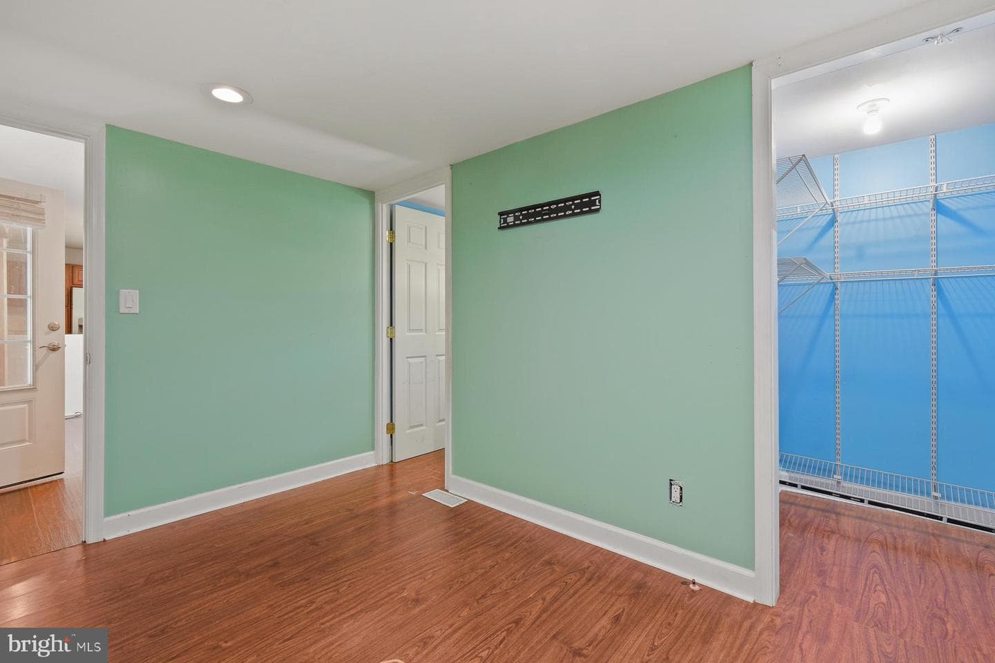 2516 Castle Street photo 6