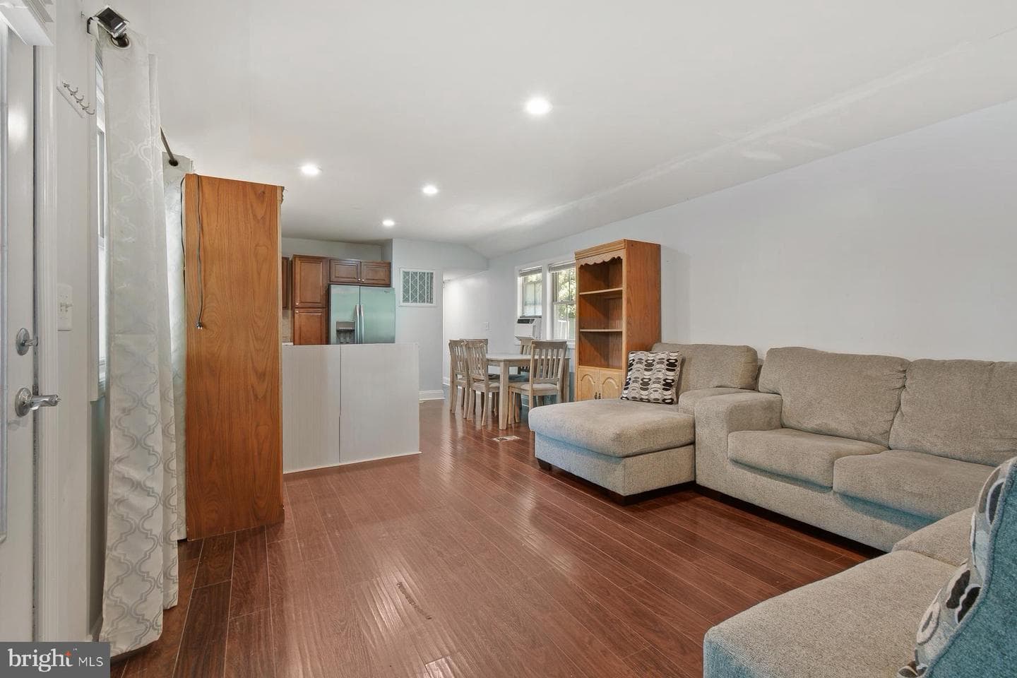 2516 Castle Street photo 9