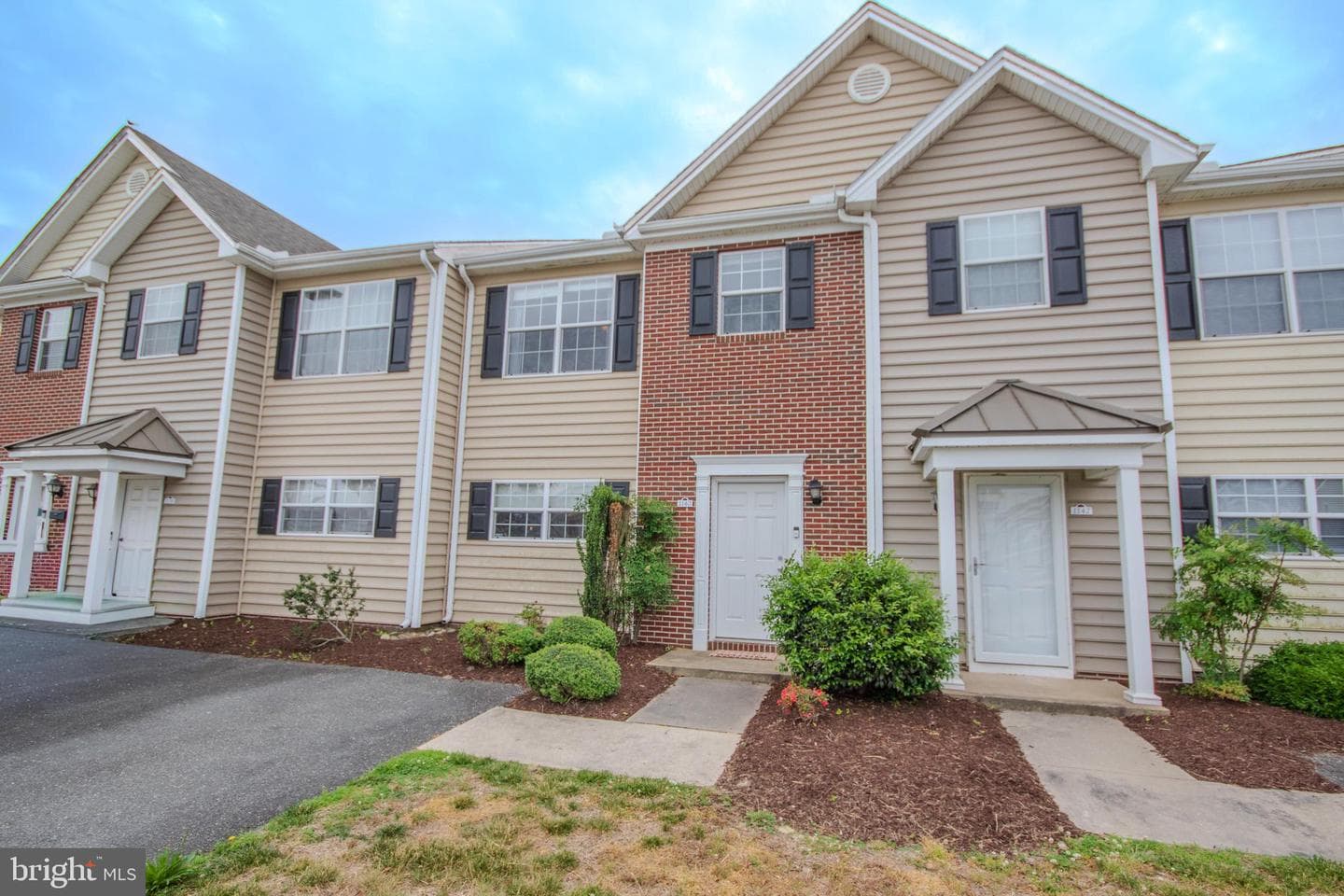 1140 Fairview Lane #1140 photo 3