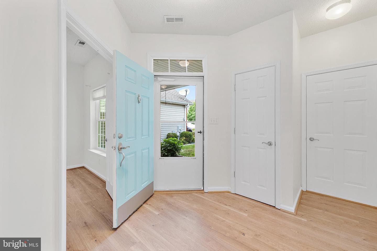9540 Wedge Way photo 3