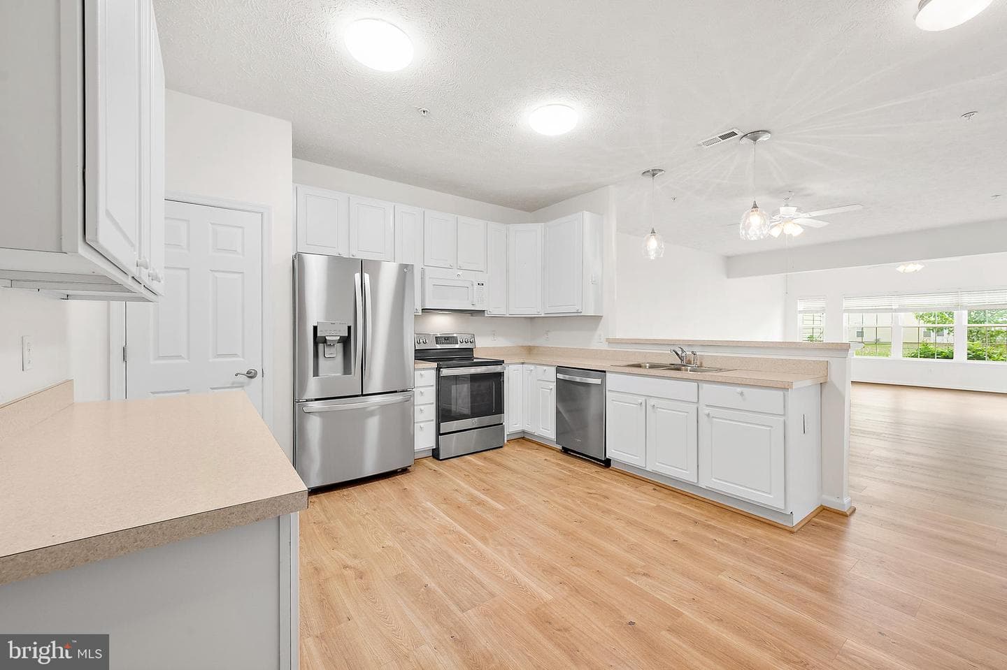 9540 Wedge Way photo 6