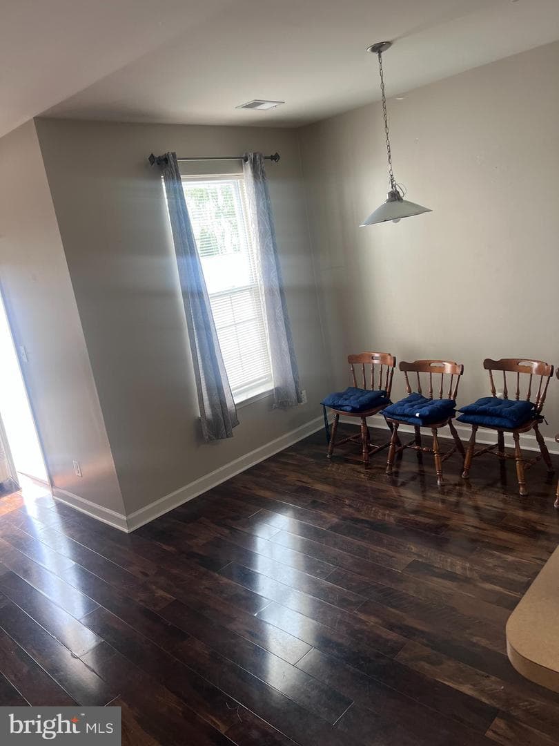 253 Garrison Way photo 5