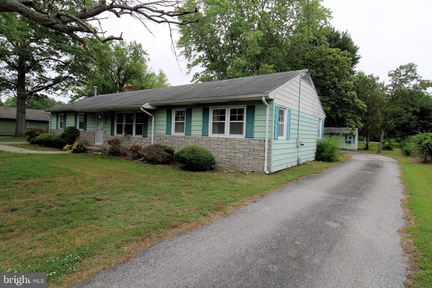 301 Glendale Drive photo 2