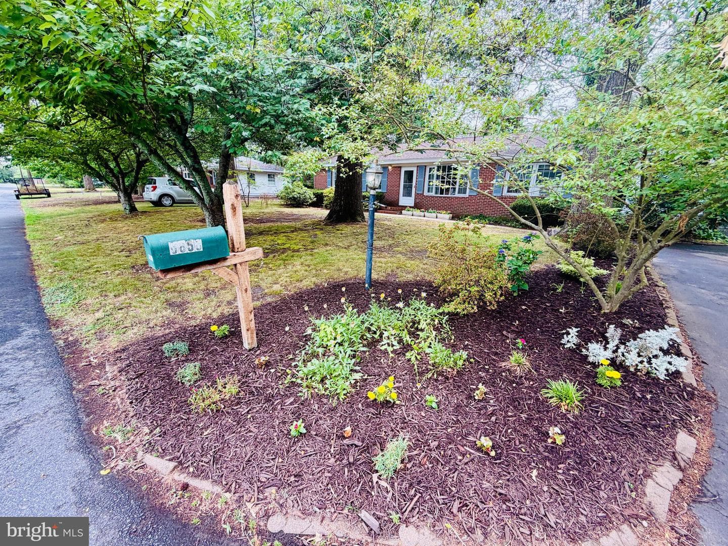 6858 Lois Avenue photo 3