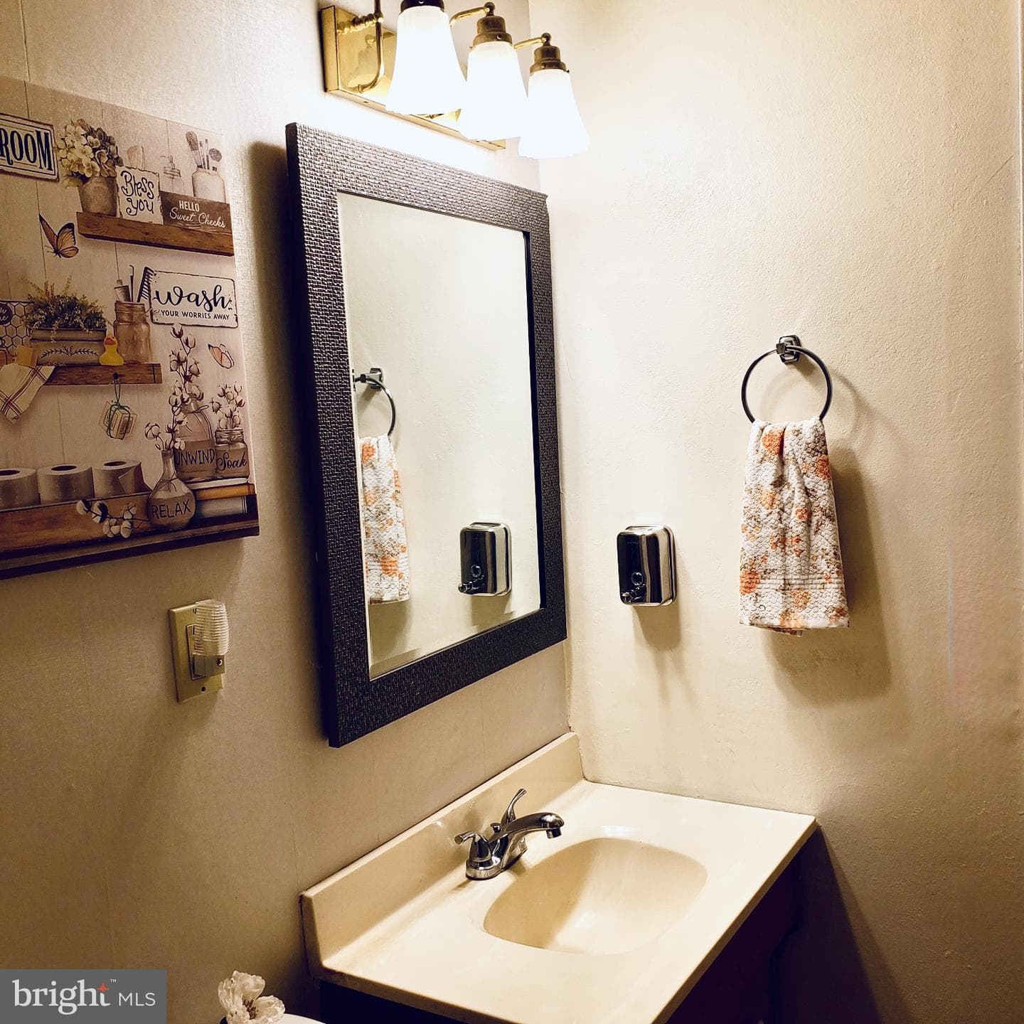 6858 Lois Avenue photo 31