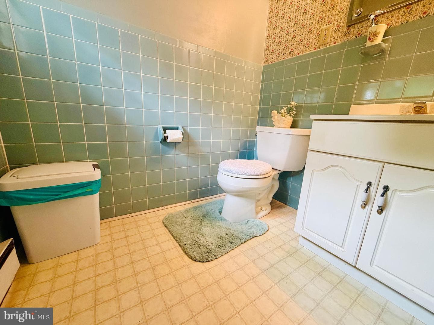 6858 Lois Avenue photo 46