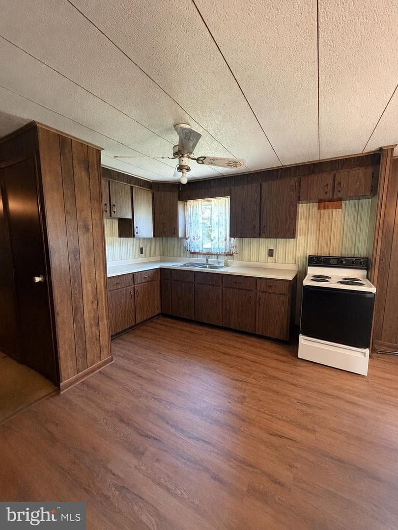 6953 Grenada Drive photo 5