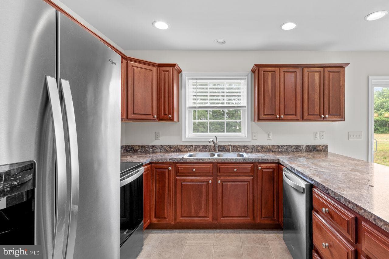 110 Glenbrooke Court photo 14