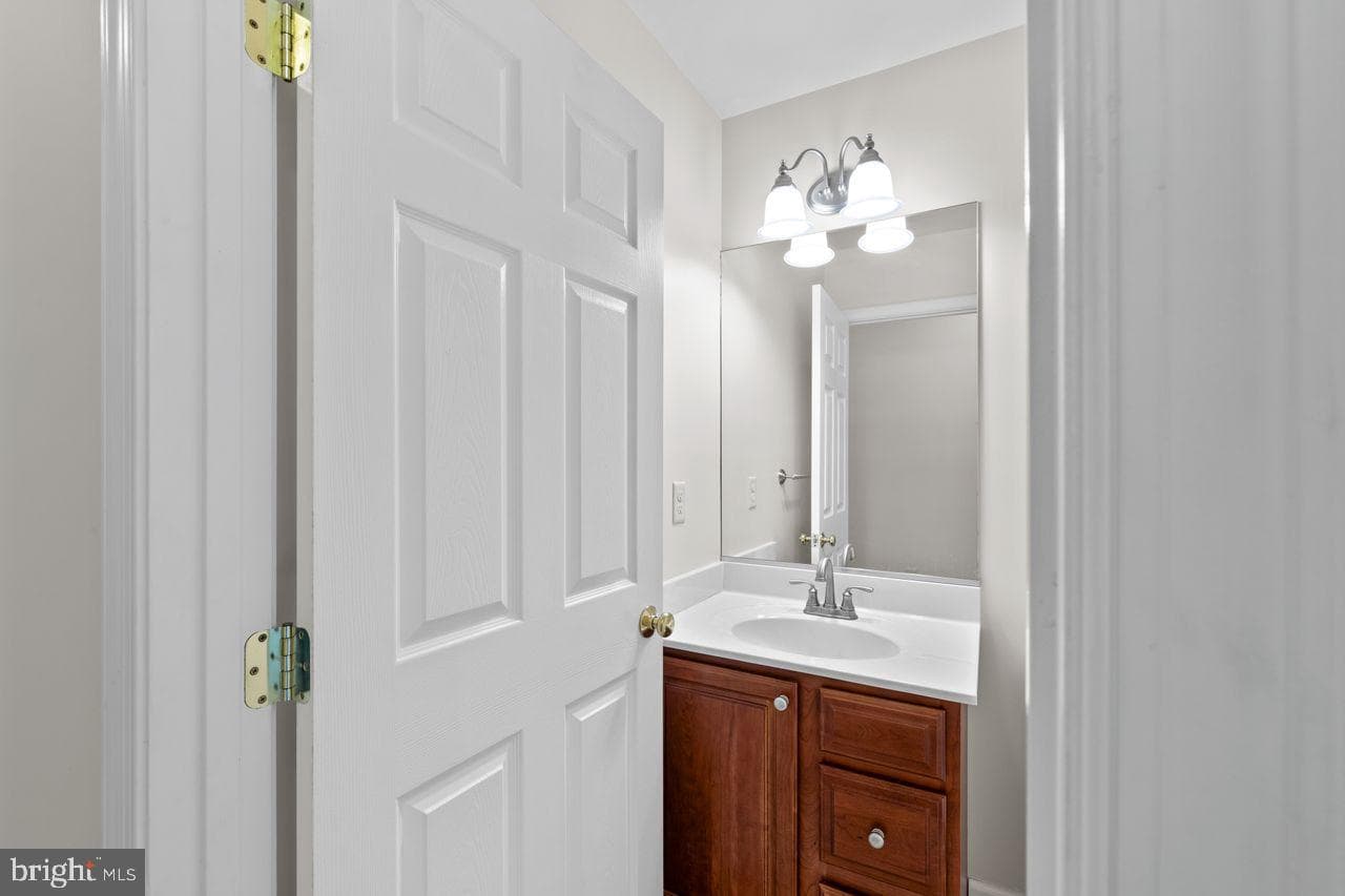 110 Glenbrooke Court photo 19