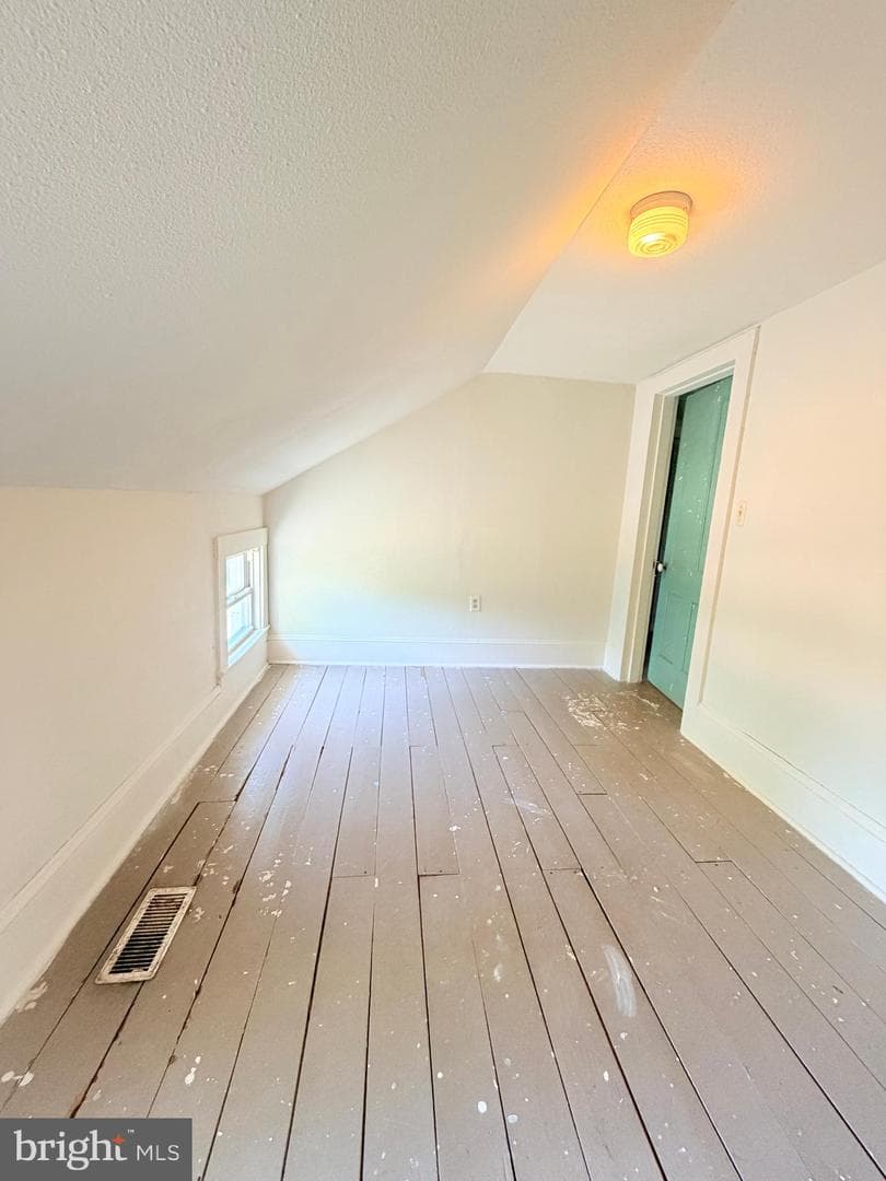 502 Charles Street photo 27