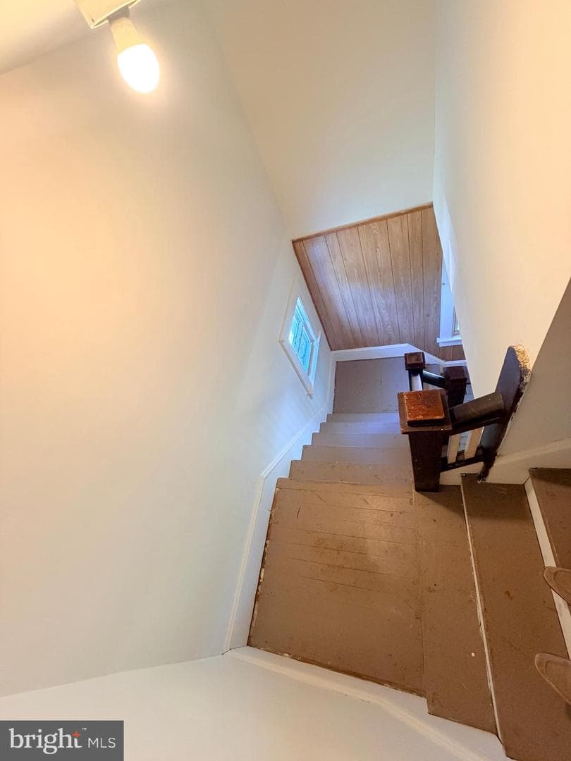 502 Charles Street photo 31