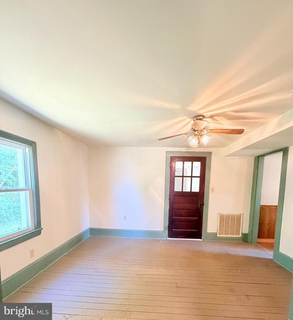 502 Charles Street photo 5
