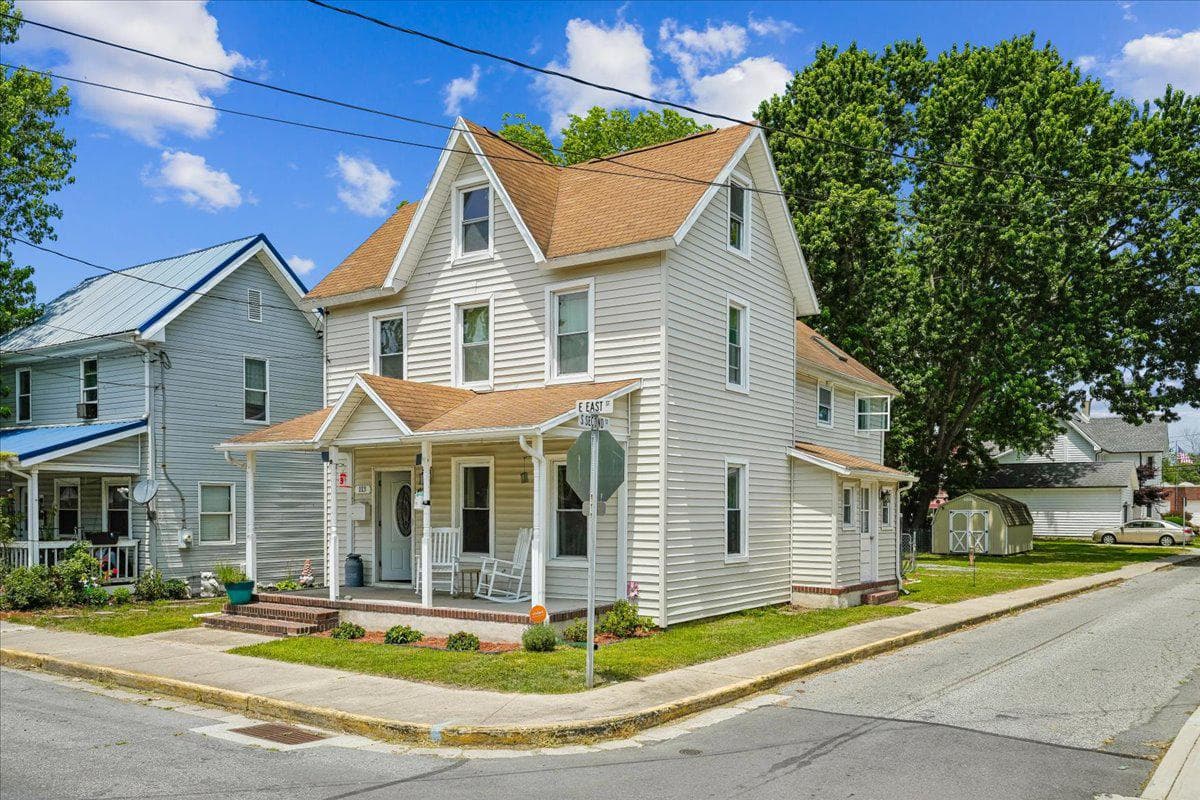 113 E East Street photo 2