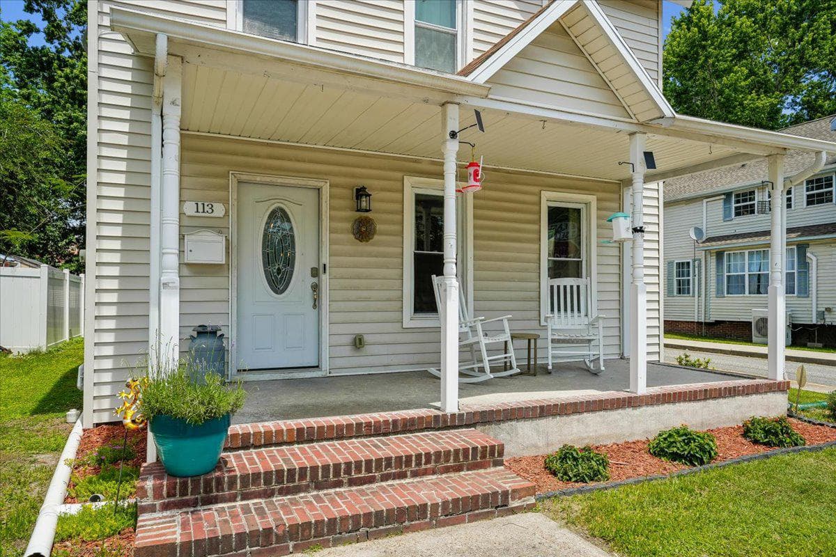 113 E East Street photo 3